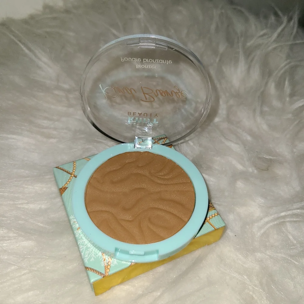 Bronzer - Picture 2 of 2